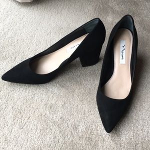 Nina black block heels NWOT